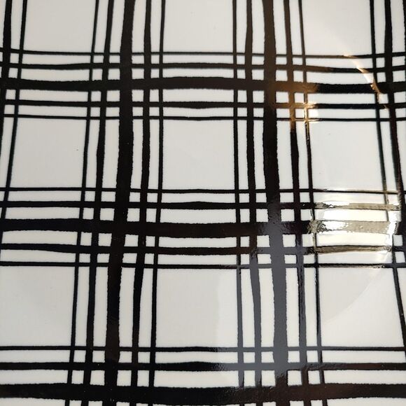 Old East Main Company Black White Plaid Dinner Plate Round Ceramic Two-Tone - Picture 3 of 5